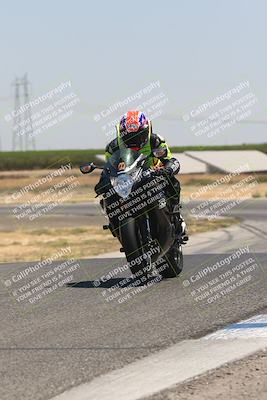 media/Aug-04-2024-TrackDaz (Sun) [[e1ff0814b6]]/Group A/12pm (Wheelie Bump)/